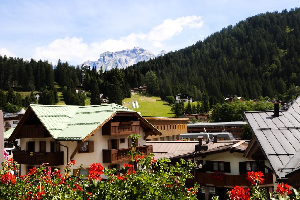 Dolomiti Hotel Cozzio Мадона ди Кампильо Стая снимка